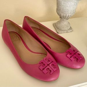 TORY BURCH Lowell 2 Ballet Flat in Saucy Pink - Size 5